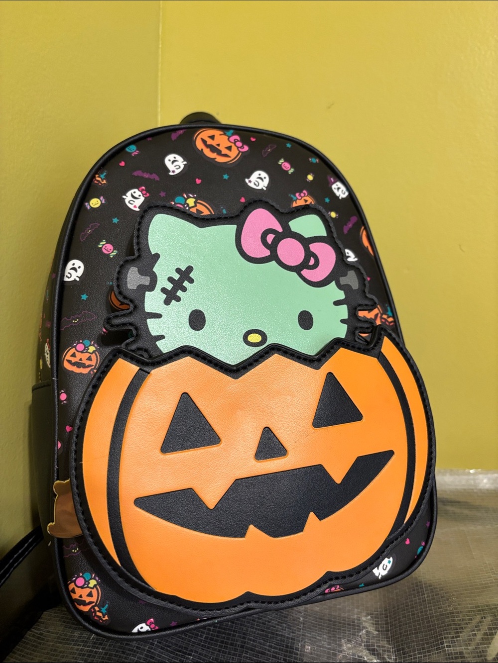 Halloween Kitty Pumpkin Peekaboo Her Universe - Green & Orange